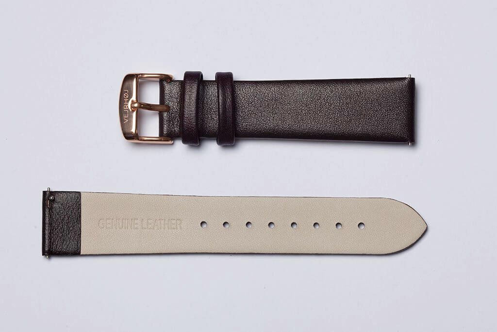 로즈골드 컬러 버클과 짙은 갈색 가죽 34MM 스트랩
